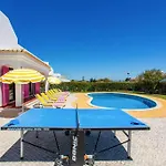 Luxury Carvoeiro Fragrancia Dois 4 Bedroom Gated Pool *