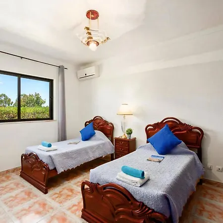 Luxury Carvoeiro Fragrancia Dois 4 Bedroom Gated Pool Armacao de Pera
