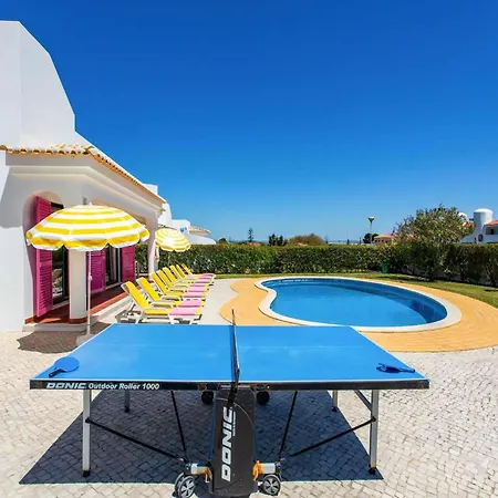 Luxury Carvoeiro Fragrancia Dois 4 Bedroom Gated Pool Вилла