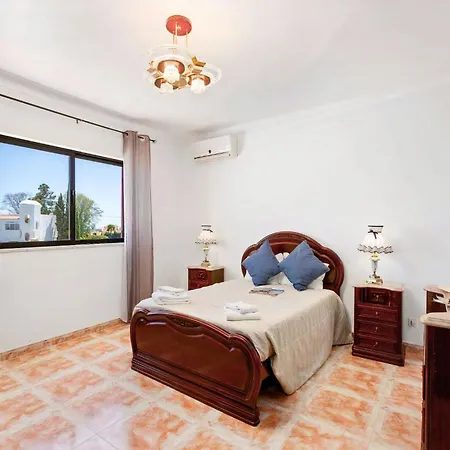 Luxury Carvoeiro Fragrancia Dois 4 Bedroom Gated Pool Armacao de Pera