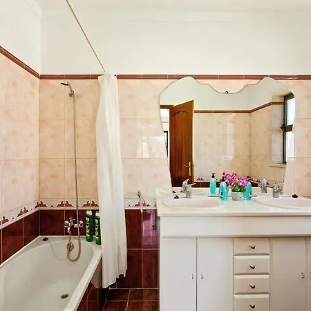 Luxury Carvoeiro Fragrancia Dois 4 Bedroom Gated Pool 别墅 Armação de Pêra