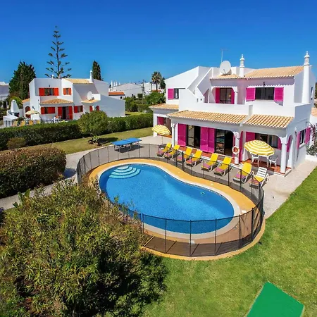 Luxury Carvoeiro Fragrancia Dois 4 Bedroom Gated Pool 别墅