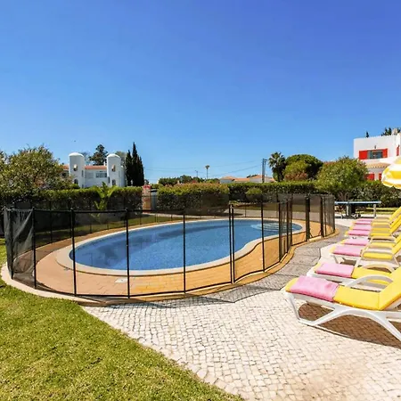 Luxury Carvoeiro Fragrancia Dois 4 Bedroom Gated Pool