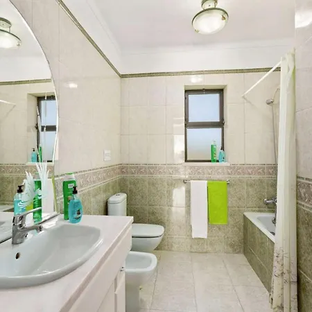 Luxury Carvoeiro Fragrancia Dois 4 Bedroom Gated Pool 别墅 Armação de Pêra