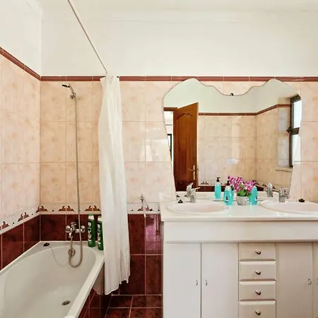 Villa Luxury Carvoeiro Fragrancia Dois 4 Bedroom Gated Pool