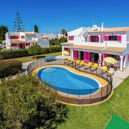 ヴィラ Luxury Carvoeiro Fragrancia Dois 4 Bedroom Gated Pool アルマカオ・デ・ペラ
