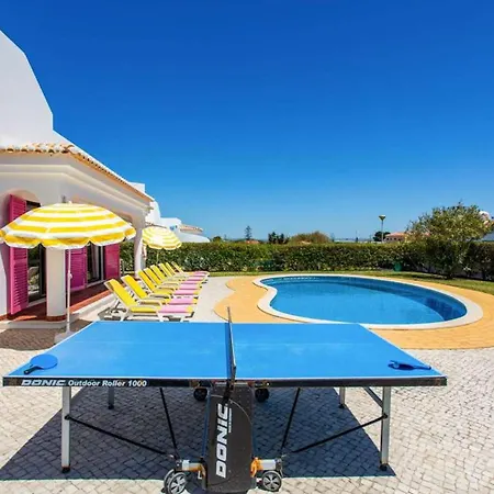 Luxury Carvoeiro Fragrancia Dois 4 Bedroom Gated Pool