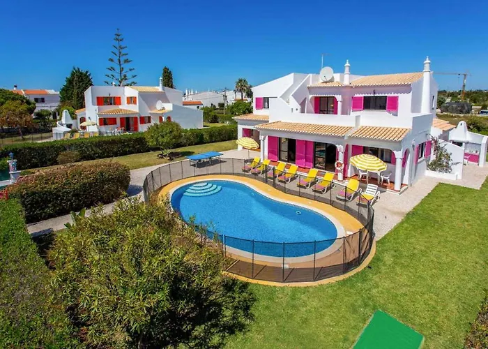 Luxury Carvoeiro Fragrancia Dois 4 Bedroom Gated Pool